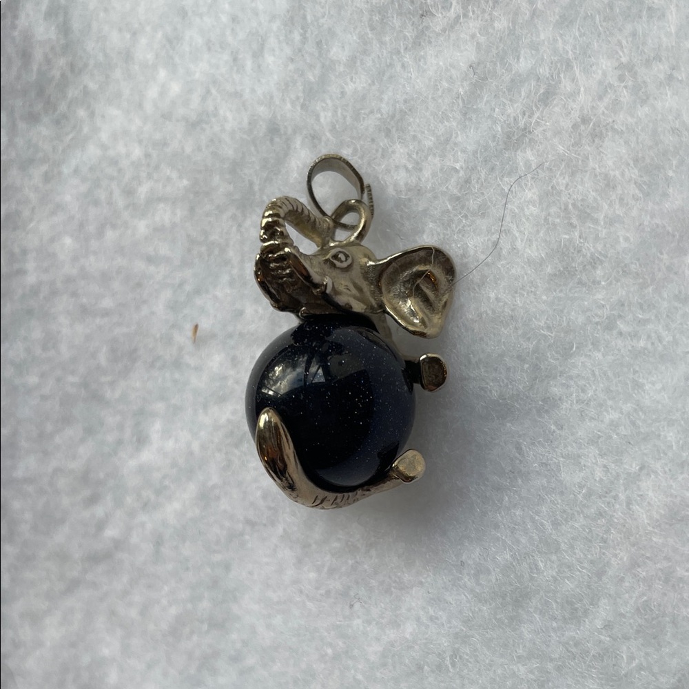 Elegant Elephant Pendant Fidget Spinner in Black and Silver